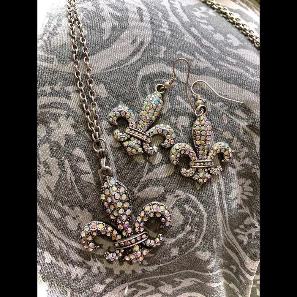 Fleur de lis necklace and earring set